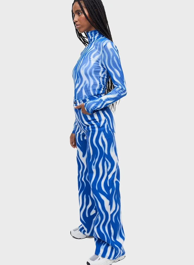 اتش اند ام بنطال بقصة ارجل واسعة